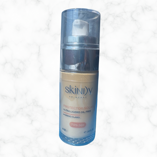 Protector Solar con Color – Tono moreno claro, oil-free